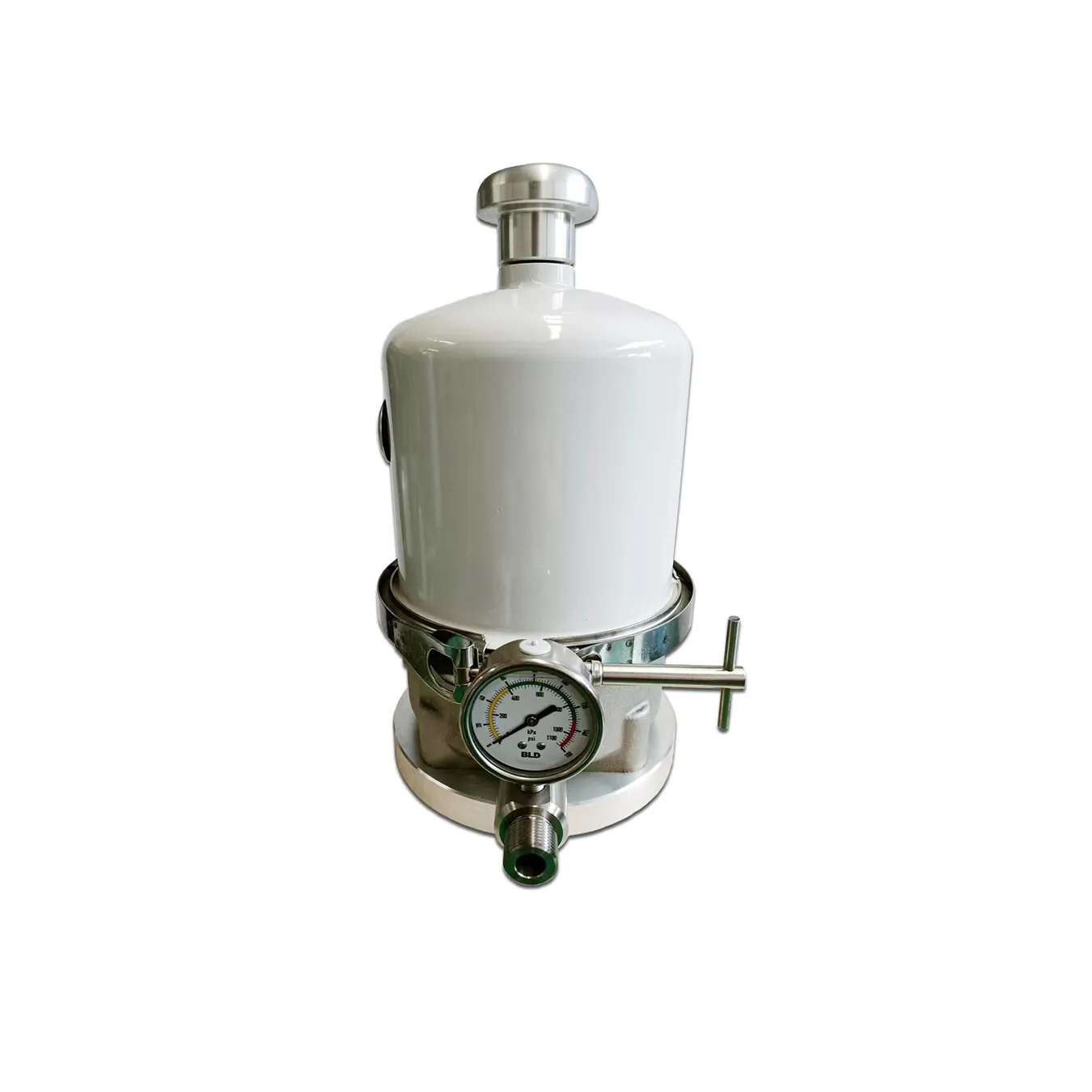 Oil filtration system for the hydraulic oil