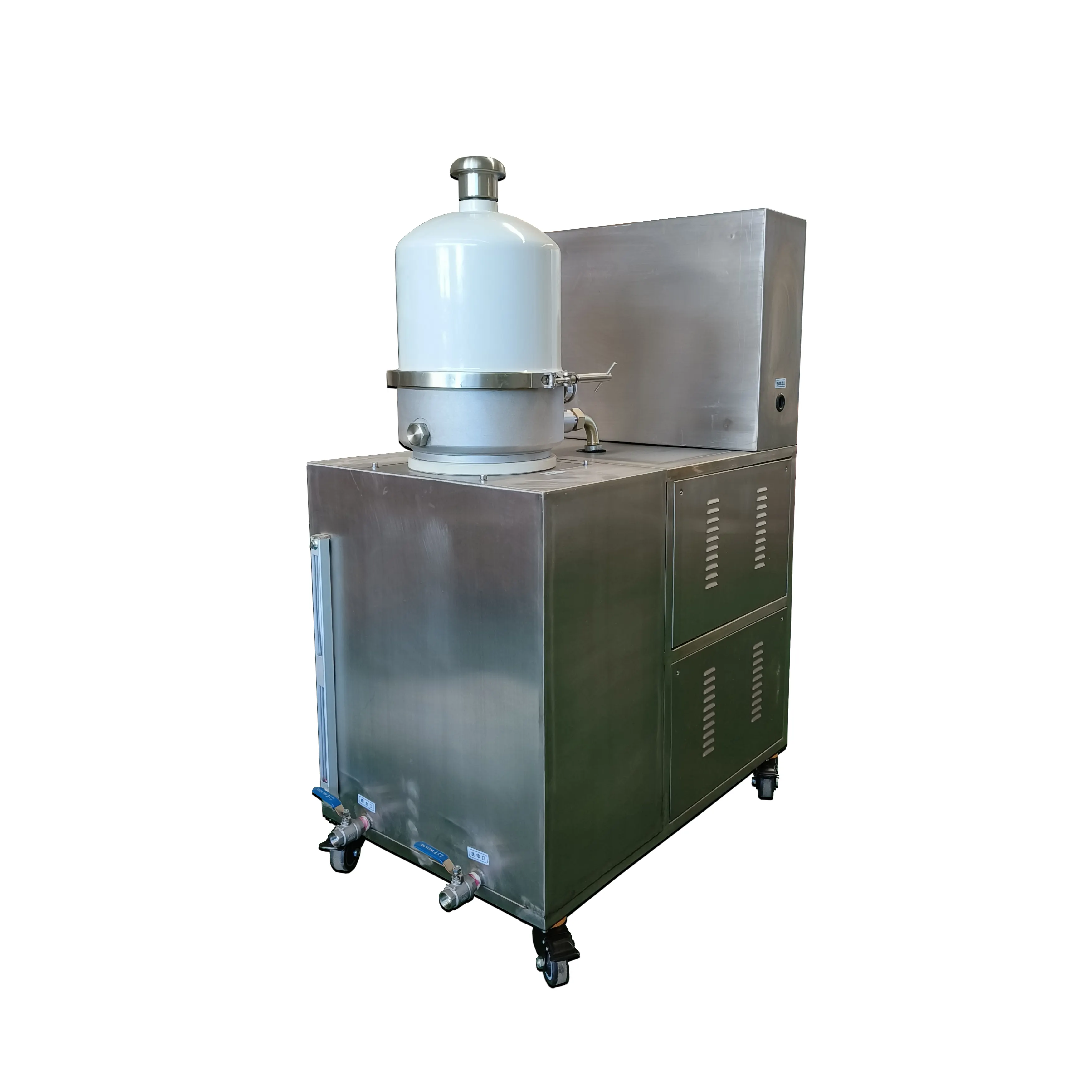 Oil filtration machine for cleaning oil